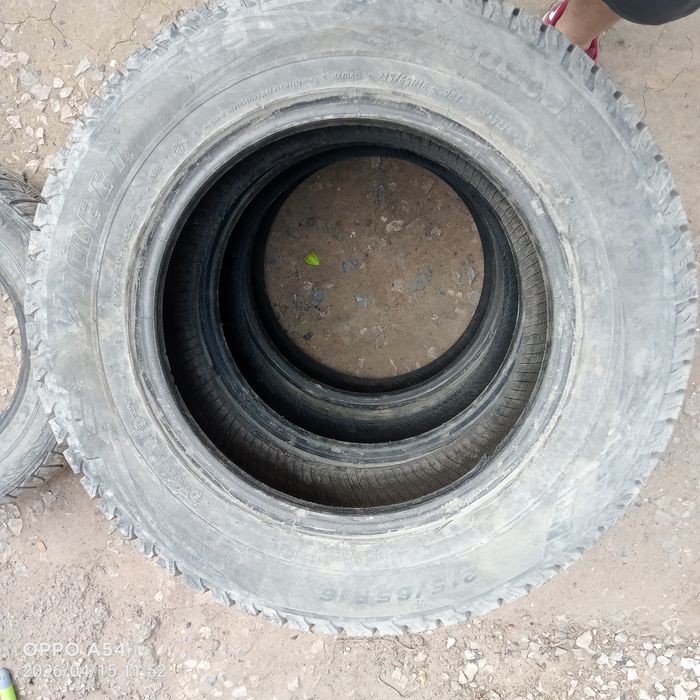 Продам шыни 215/65/16