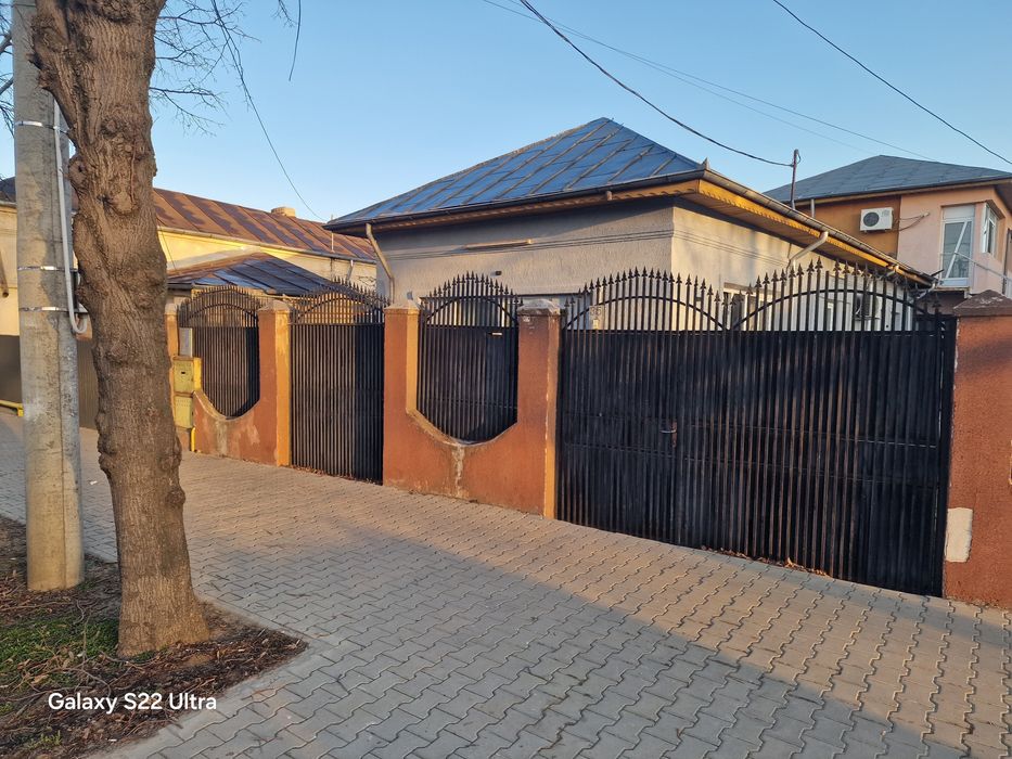 Închiriez spațiu comercial 90mp