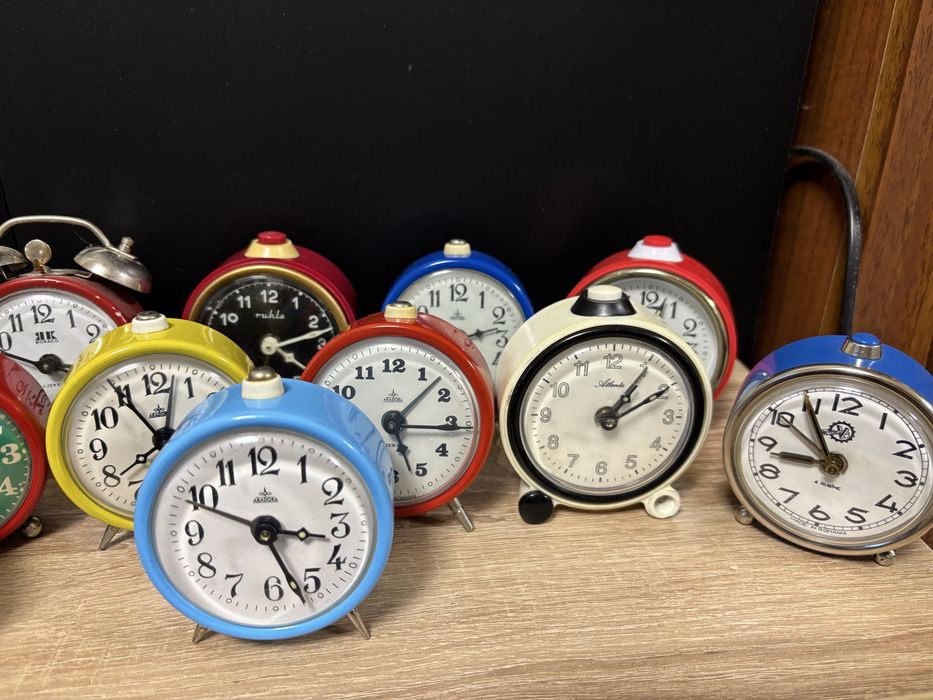 Ceasuri de masa Aradora