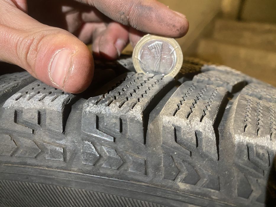 Продавам 4 бр Гуми