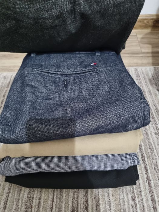Vand lot 5 pantaloni Tommy Hilfiger