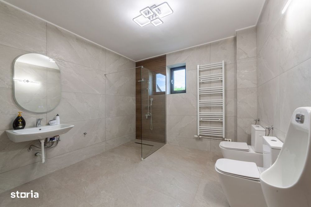 Casa spatioasa cu 8 camere - Pitesti - 0% Comision