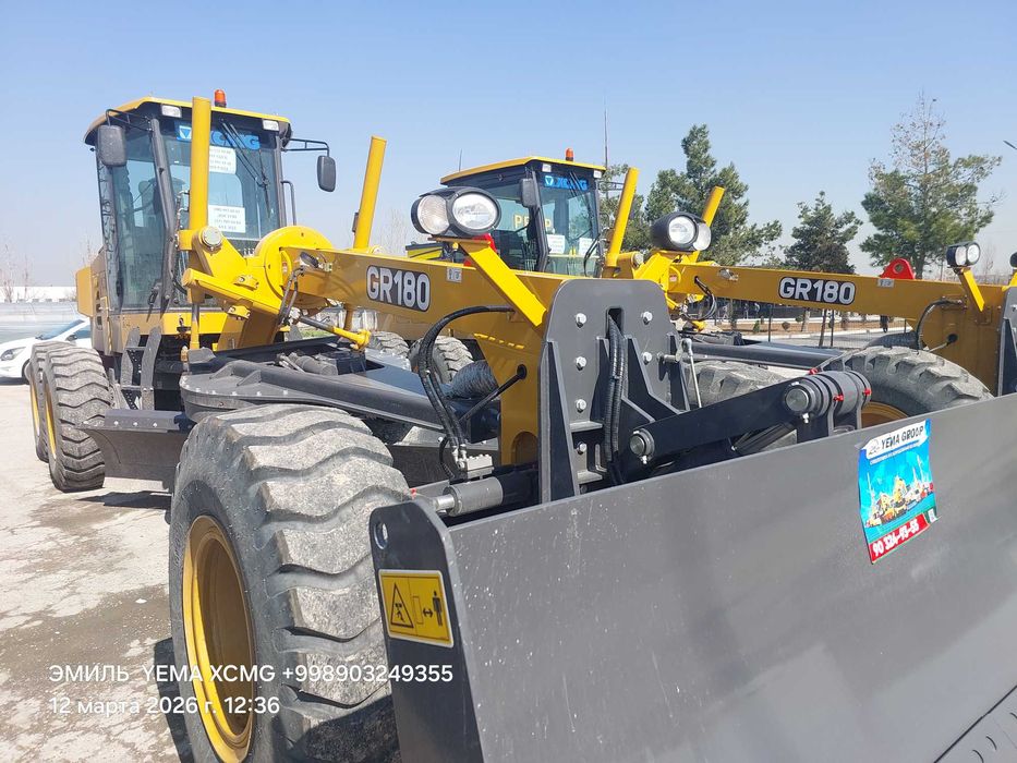 На складе Автогрейдер XCMG GR180 аппарат