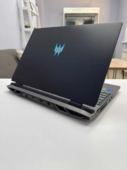 Игровой ноутбук Acer Predator Hellios 300