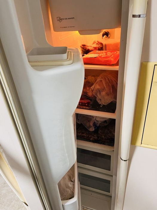 Срочно продам холодильник Самсунг
