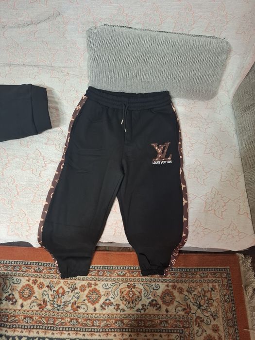 trening unisex - model LV,nou,set complet