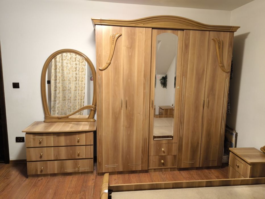 Mobilier dormitor cu pat matrimonial