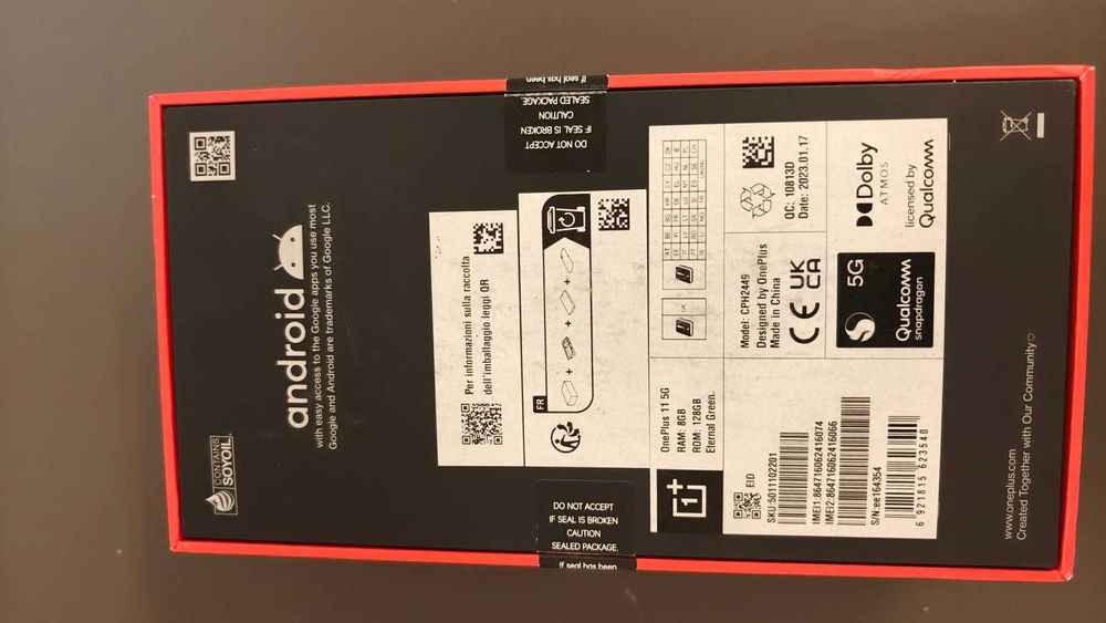 Vand Oneplus 11 cu cutie accesorii si factura + garantie