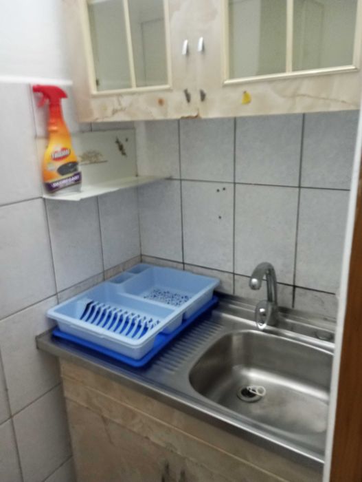 Inchiriez garsonira  etaj1 zona catedrala lidel zamca
