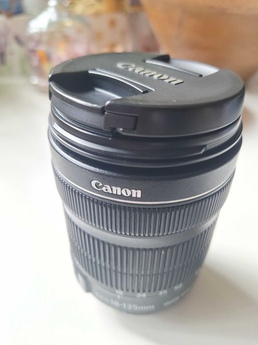 Обектив Canon EF-S 18-135mm