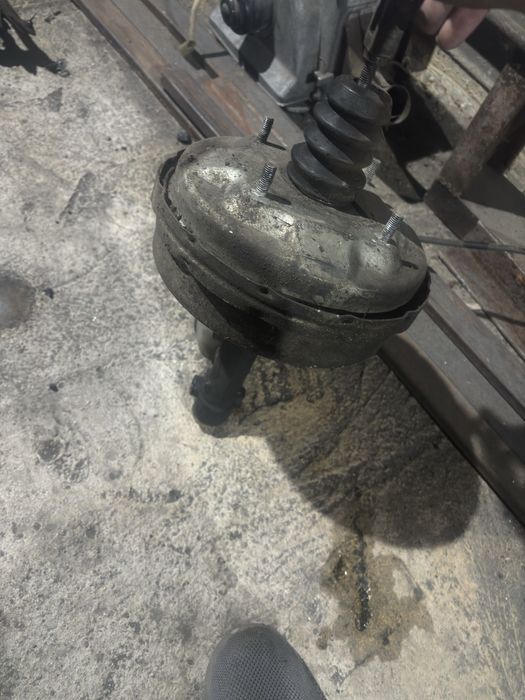 Вакуумный уселитель тормоза