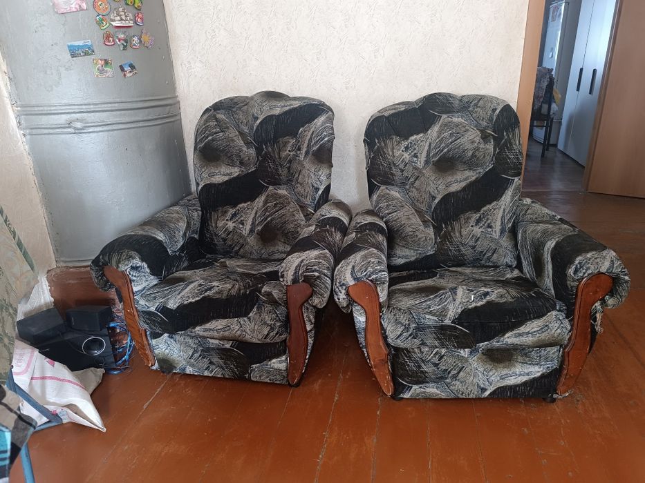 Продам кресла б/у