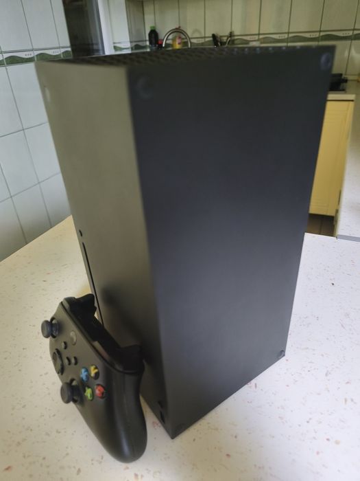 Xbox Series X 1tb + controller