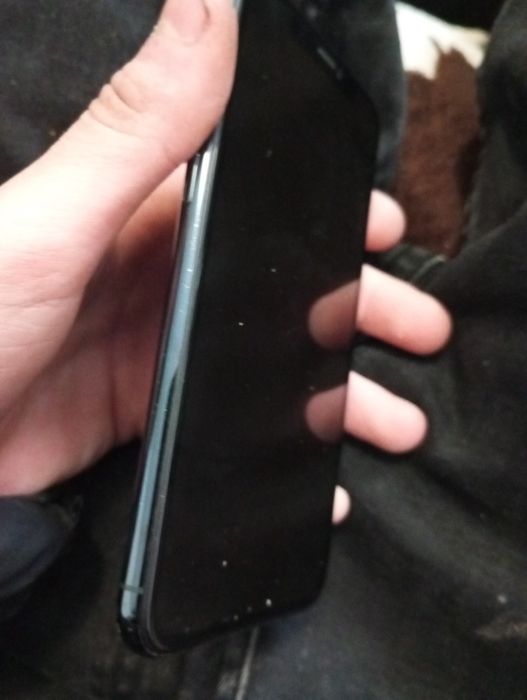 iPhone 11 pro urme ușoare de folosire