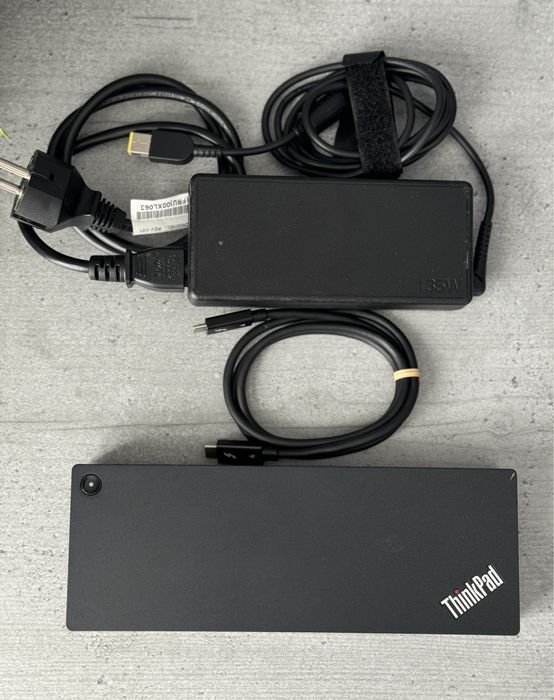 Dock Lenovo ThinkPad Thunderbolt 4 + incarcator 135W
