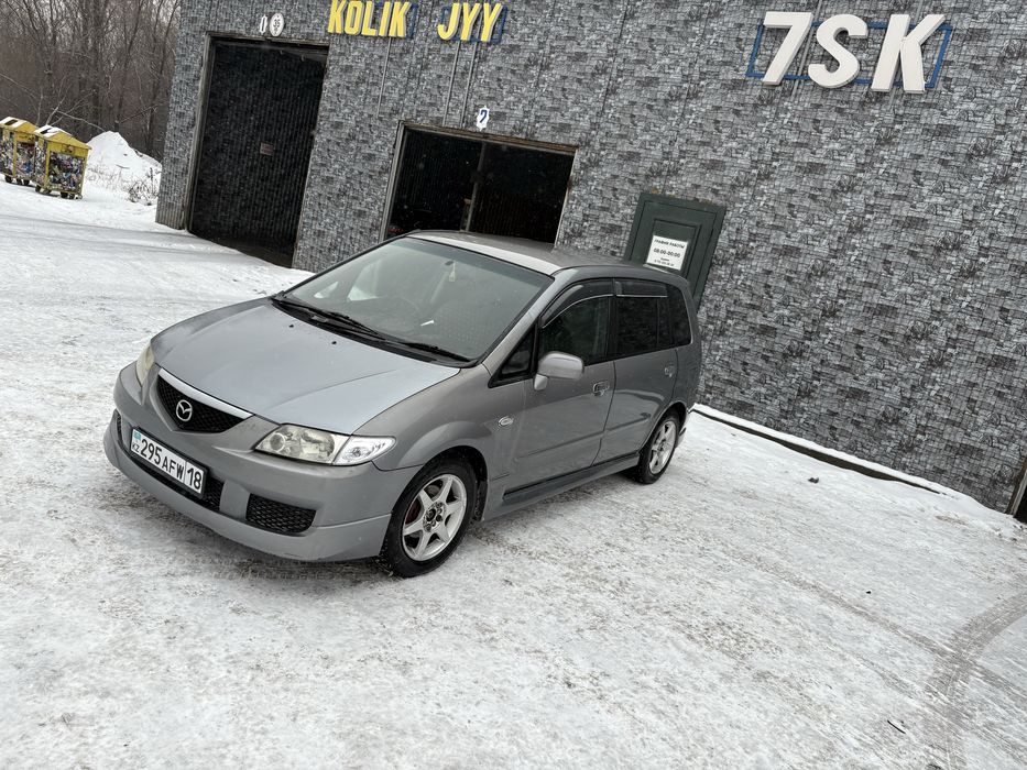 Продам машину мазда премаси 2002года автомат
