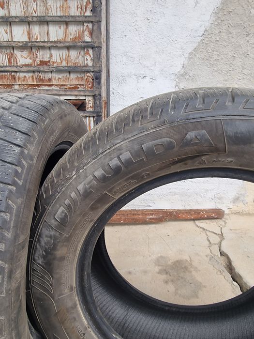 Продавам комплект зимни гуми Фулда 235/60/17