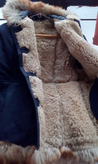 COJOC DE DAMA
stare - NOU, nepurtat
marime - XL
, culoare bleumarin. P
