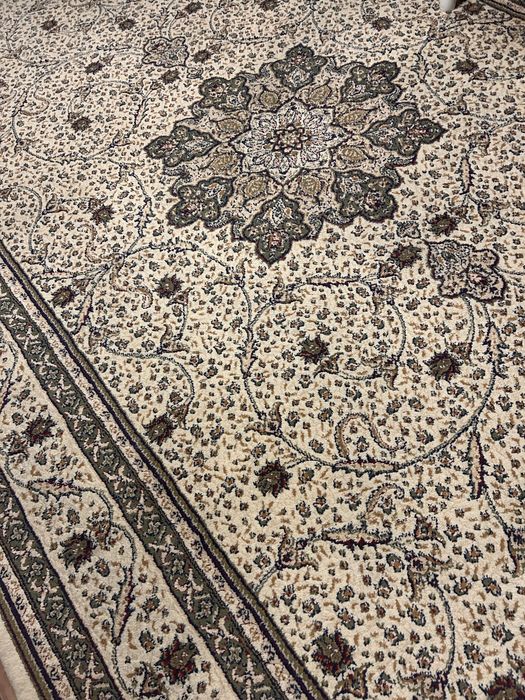 Продам ковер в хорошем сомтояний