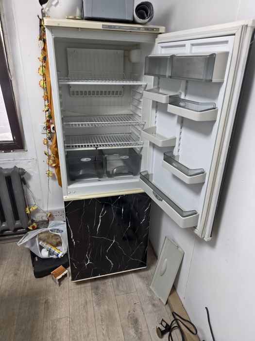 Продается холодильник Атлант