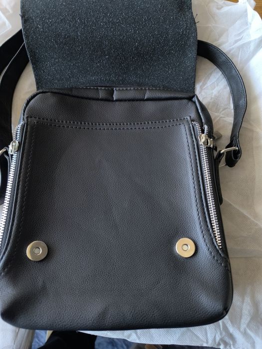 Продавам чисто нови мъжки чантички