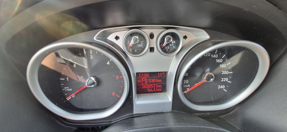 Ford focus cu clima