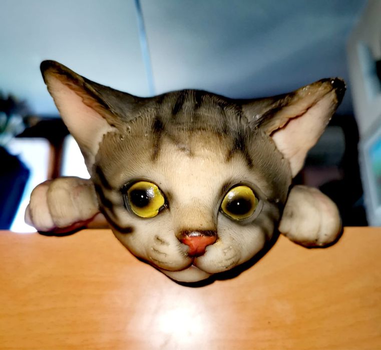 Котка фигура пластика скулптура на котенце изключително реалистично !