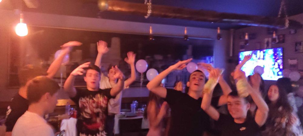 Dj музика, караоке по ваше желание,цени нормални.