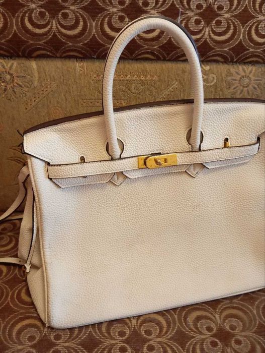 Продается белая сумка