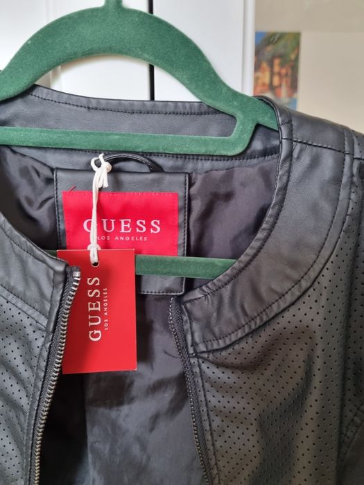Geaca  GUESS marimea  xs