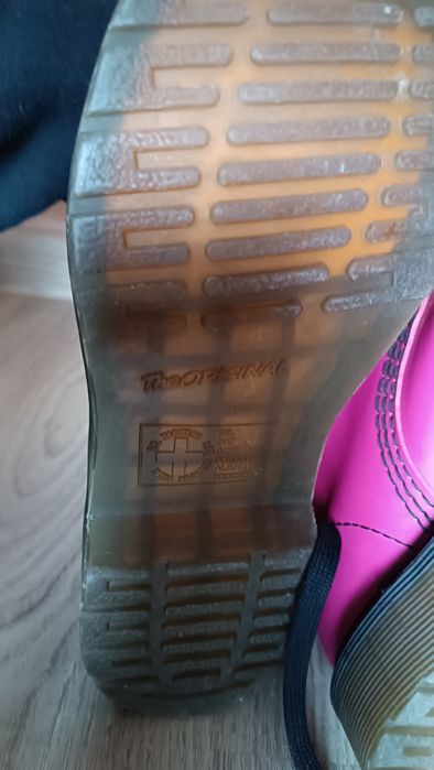 Розови лачени Dr. Martens