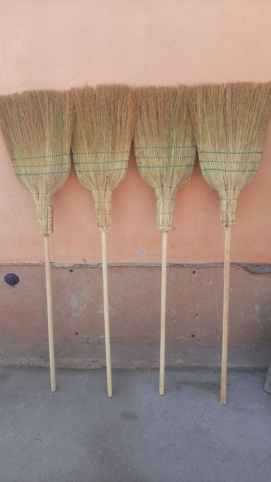 Оптом веник продам, это веник  для уборки  и метлы