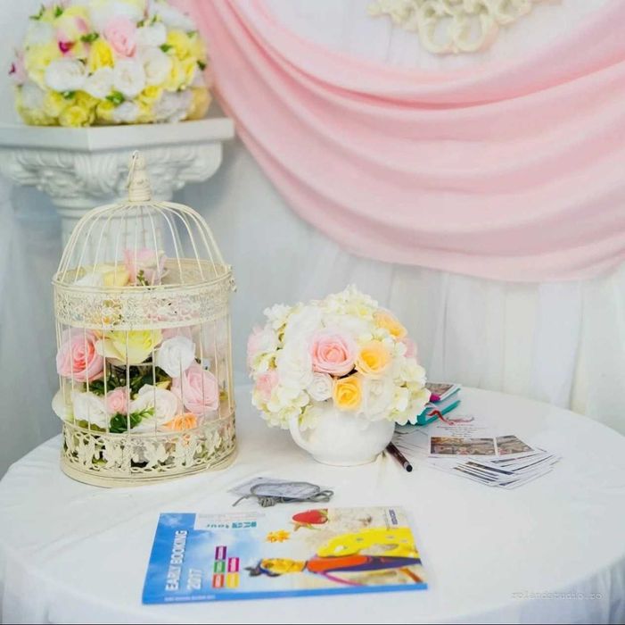 Aranjamente florale și suporți