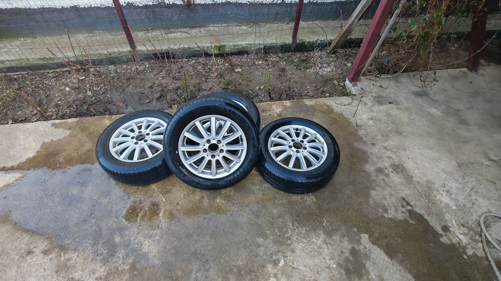 Vând Set Jante R16 anvelope bune