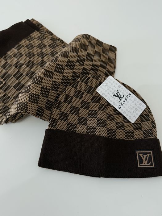 Set LOUIS VUITTON  fes & fular super calitate