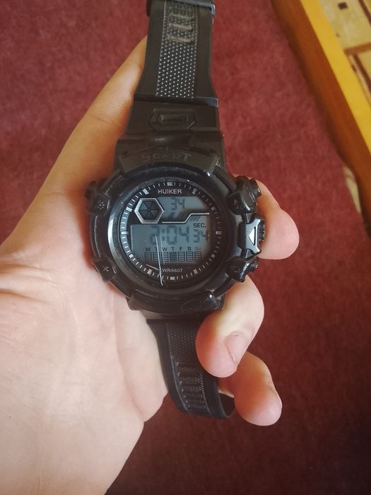 Продам часы бушные