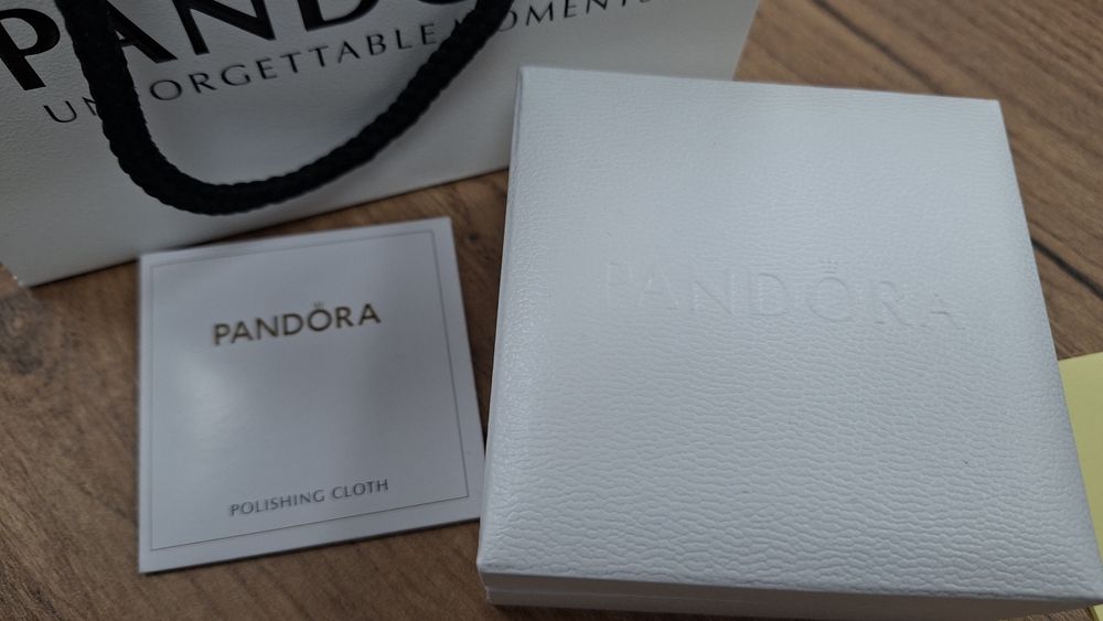 Гривна Pandora 21cм. Нова