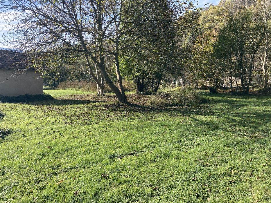 Поземлен имот в регулация