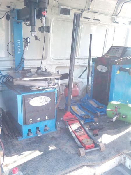 Мобилен Гуми Сервиз Денонощно 24/7/Ремонт и смяна на гуми на място!!!