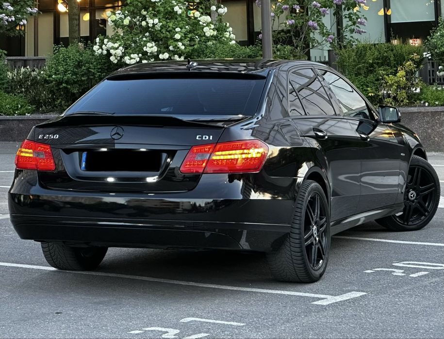 Vand/Schimb Mercedes-Benz E Class~E250~Lumini de zi Led~Ambientale~Shadow Line