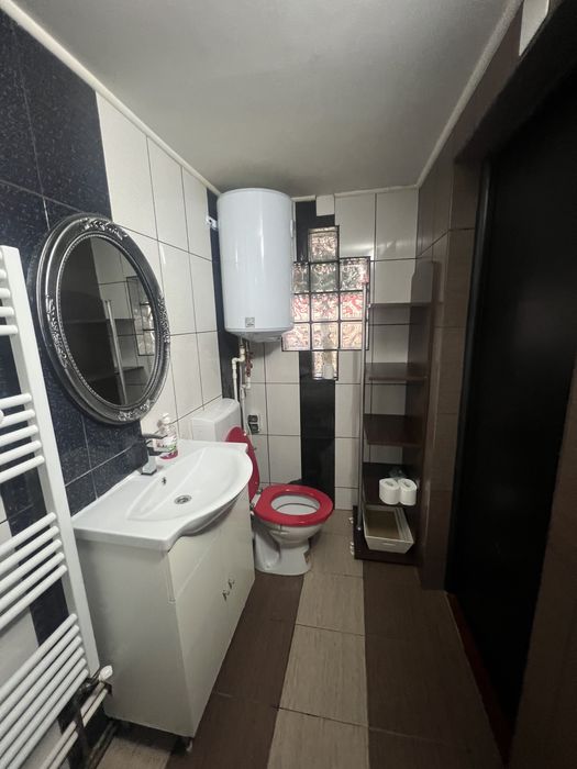 Închiriez unitate locativă la casă