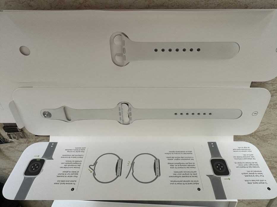 Apple Watch Series 8 – 41 мм Silver Aluminum + много каишки