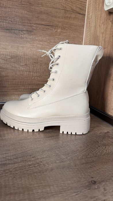 Страхотни нови боти About you