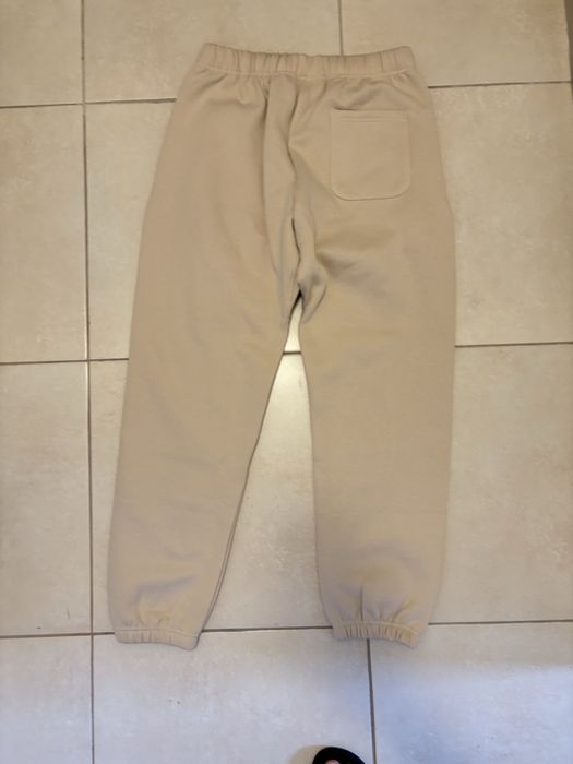 Pantaloni Essentials