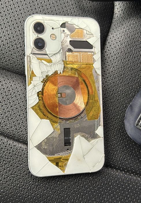 Продам iPhone 12