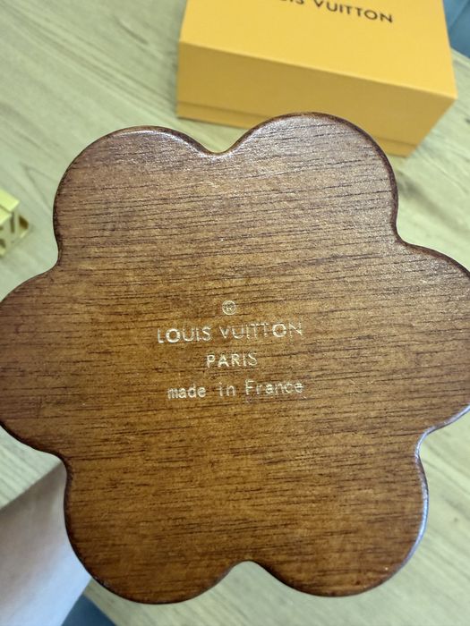 Louis Vuitton декоративна дървена елха