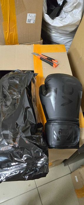 Боксерские перчатки