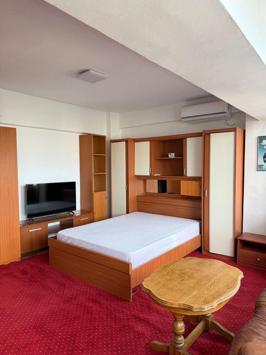 Garsoniera ultracentrala, langa Hotel Moldova, 2 min de Palas Mall