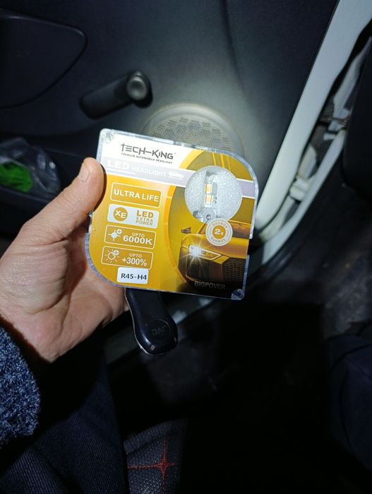 Продам диодные лампы Н4