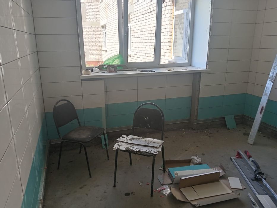 Кладём кафель ,ламинат,стяшка